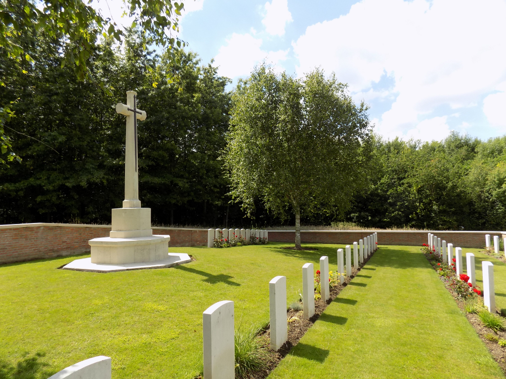 First DCLI Cemetery ©CWGC
